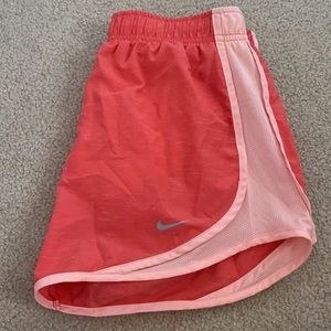 Women’s Athletic Nike Shorts (Small)